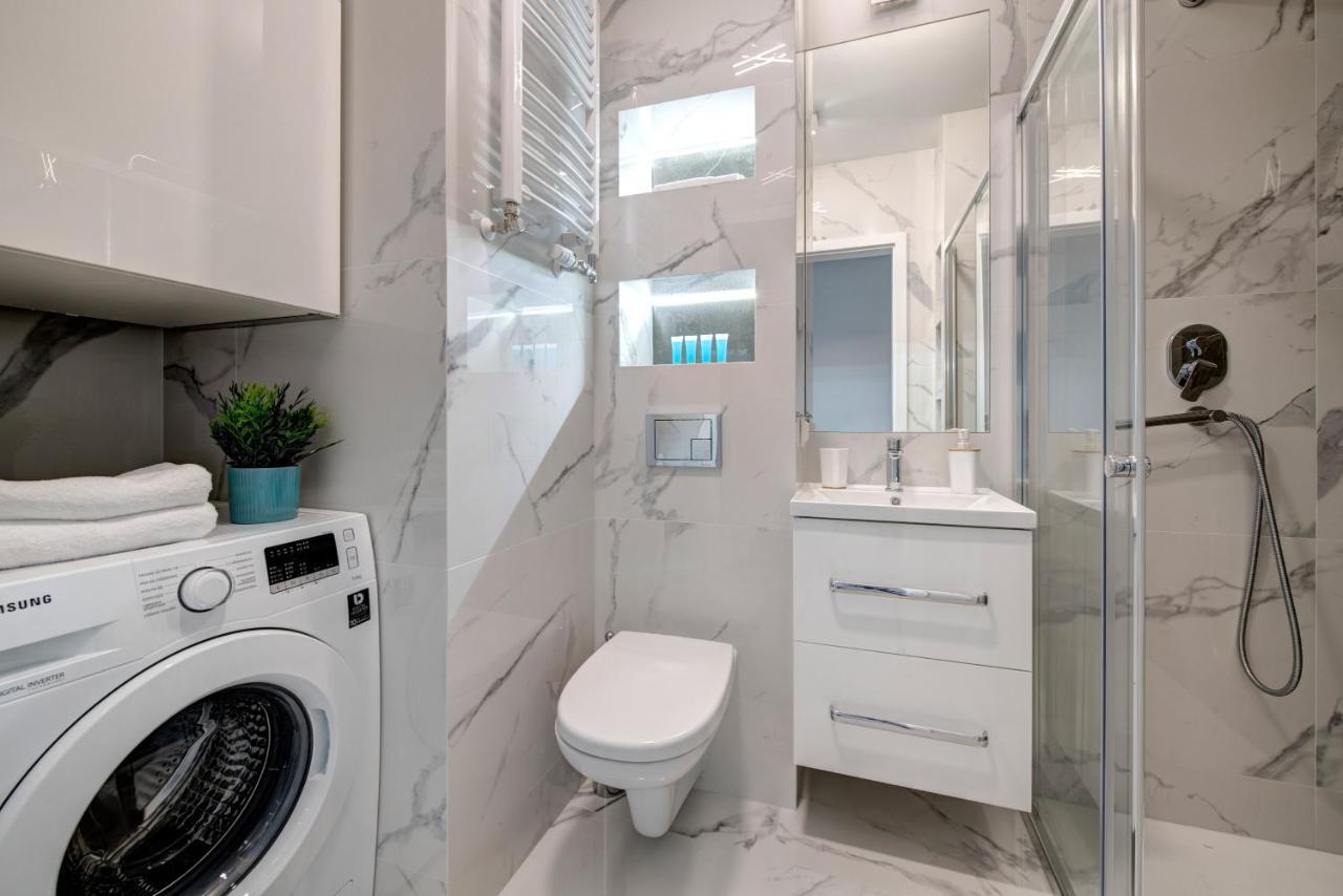 Live & Travel Apartments - Waterlane Island 格但斯克 外观 照片